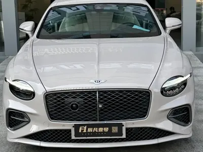 Bentley Flying Spur PHEV 2025, 3000 км, за 3558000 CNY