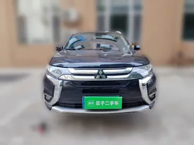 Mitsubishi Outlander 2018, 86500 км, за 48000 CNY