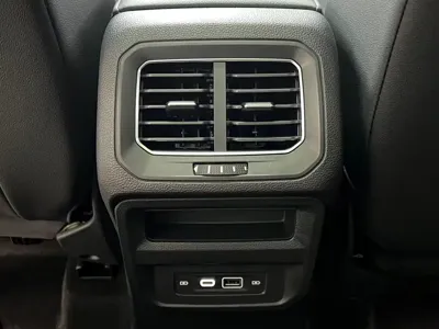 Volkswagen Tiguan L 2023, 15900 км, за 195799 CNY - фото 9