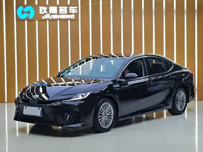 Toyota Camry · 2026 год