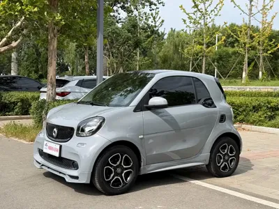 Smart Smart Fortwo 2019, 63000 км, за 66600 CNY - фото 1