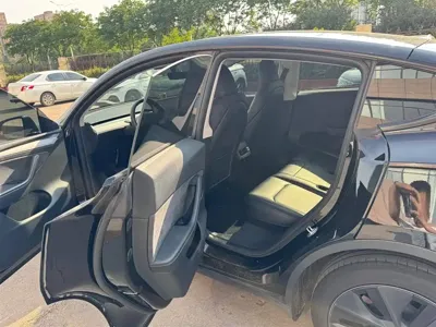 Tesla Model Y 2024, 80000 км, за 168000 CNY - фото 8