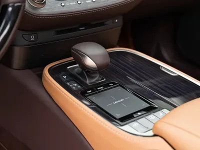Lexus LS 2019, 145000 км, за 229600 CNY - фото 15