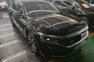 Volkswagen Passat 2024, 61900 км, за 138372.66 CNY