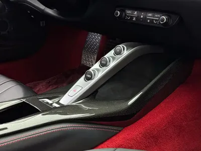 Ferrari 812 2018, 12800 км, за 3977700 CNY - фото 19