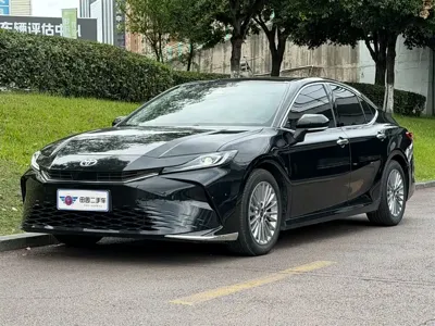 Toyota Camry · 2024 год
