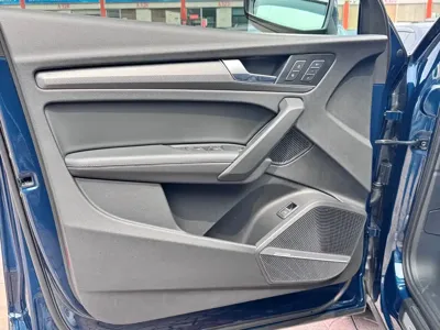 Audi Q5L 2023, 28000 км, за 230000 CNY