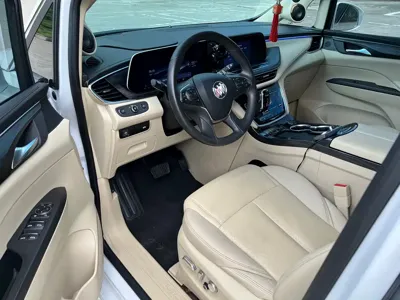 Buick GL8 2023, 55000 км, за 198000 CNY