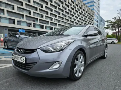Hyundai Avante · 2012 год