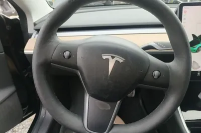Tesla Model 3 2019, 82100 км, за 114817.7 CNY - фото 18