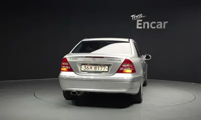 Mercedes-Benz C-Class 2004, 141660 км, за 4900000 KRW - фото 4