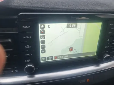 Kia Stonic 2018, 67888 км, за 10900000 KRW - фото 12
