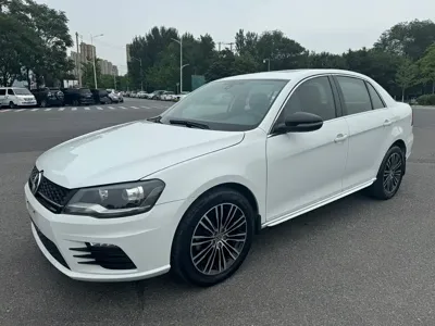 Volkswagen Bora 2014, 105000 км, за 25800 CNY