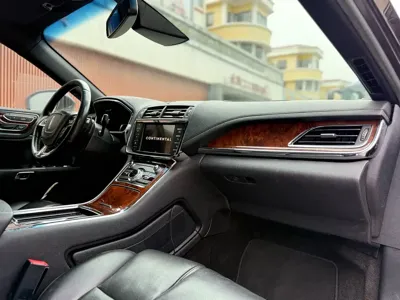 Lincoln Continental 2018, 102600 км, за 93800 CNY - фото 10
