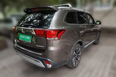 Mitsubishi Outlander 2020, 157100 км, за 69033.38 CNY