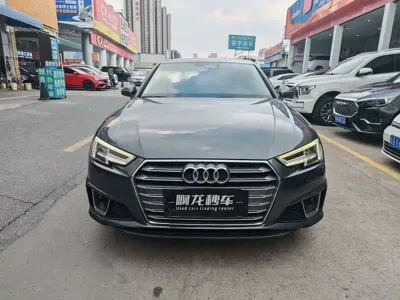 Audi A4L 2020, 43200 км, за 98800 CNY
