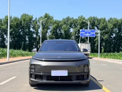 Li Auto Li L8 2023, 46000 км, за 215000 CNY