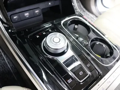Kia Canival 2023, 50257 км, за 46900000 KRW - фото 9