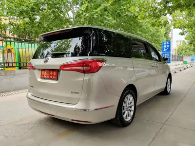Buick GL8 2017, 59000 км, за 69800 CNY