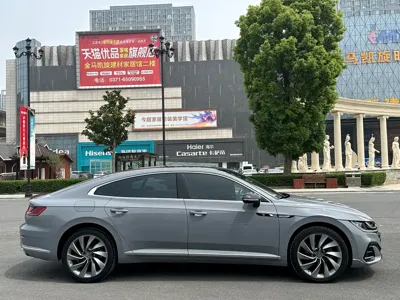 Volkswagen CC 2023, 39000 км, за 136800 CNY - фото 4