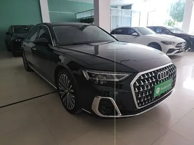 Audi A8 2023, 103200 км, за 376300 CNY