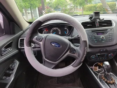 Ford Escort 2015, 89500 км, за 25981.84 CNY - фото 11