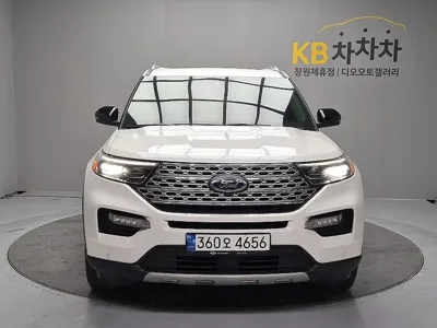 Ford Explorer · 2022 год