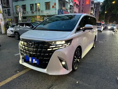Toyota Alphard · 2023 год