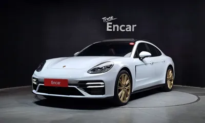 Porsche Panamera · 2022 год
