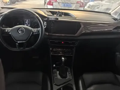 Volkswagen Tharu 2021, 46000 км, за 82000 CNY