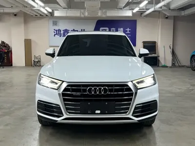 Audi Q5L 2019, 100000 км, за 118000 CNY