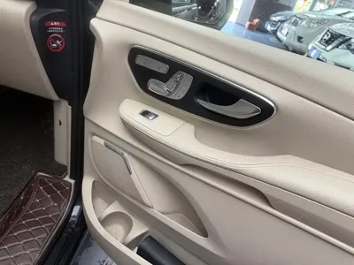 Mercedes-Benz V-Class 2017, 250000 км, за 105300 CNY
