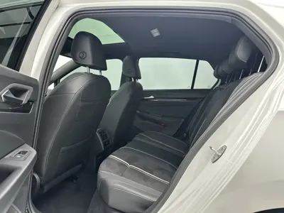 Volkswagen Golf 2023, 14000 км, за 135800 CNY - фото 6