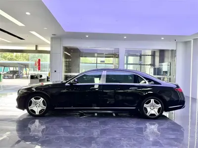 Mercedes-Benz S-Class 2023, 47000 км, за 948000 CNY