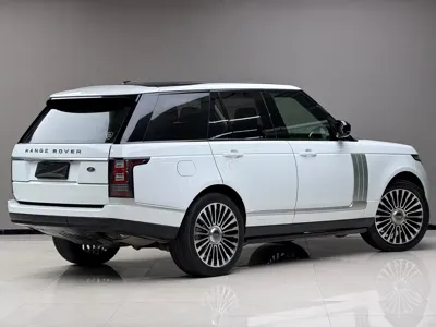Land Rover Range Rover 2018, 110000 км, за 468000 CNY