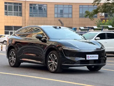 智界 Zhijie R7 2024, 20000 км, за 163000 CNY
