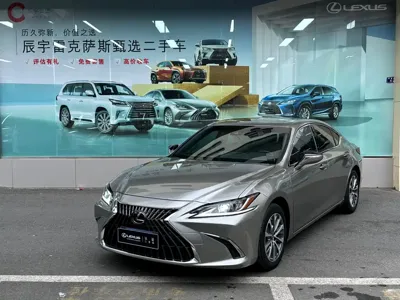 Lexus ES · 2021 год