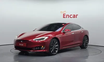 Tesla Model S · 2017 год