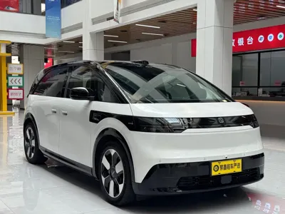 Zeekr Mix 2025, 2900 км, за 179800 CNY