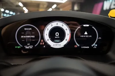 Porsche Panamera 2025, 7882 км, за 203000000 KRW - фото 9