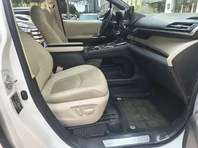 Toyota Granvia 2024, 57900 км, за 256800 CNY - фото 18