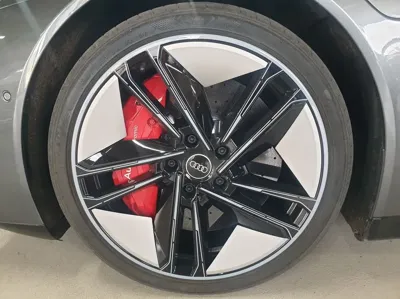 Audi RS e-tron GT 2022, 29604 км, за 99500000 KRW - фото 6