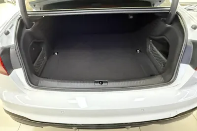 Audi A4L 2022, 58900 км, за 172212.96 CNY - фото 32