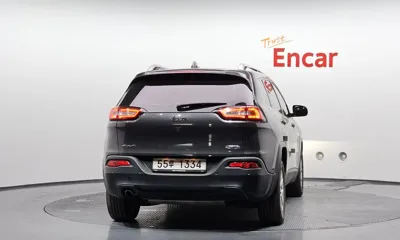 Jeep Cherokee 2017, 74618 км, за 10900000 KRW