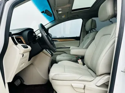 Buick GL8 2017, 130000 км, за 80800 CNY