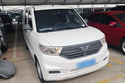 Wuling Hongguang V 2022, 6899 км, за 51399.45 CNY