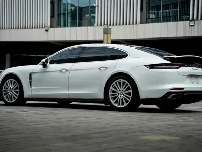 Porsche Panamera 2023, 30000 км, за 624300 CNY - фото 14