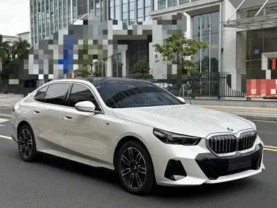 BMW 5 Series 2024, 10000 км, за 226800 CNY - фото 3