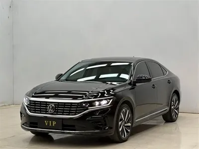 Volkswagen Passat 2023, 50000 км, за 109000 CNY