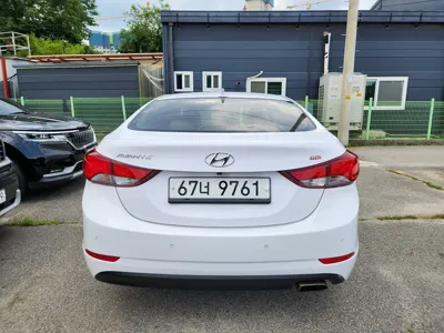 Hyundai Avante 2016, 64000 км, за 7700000 KRW